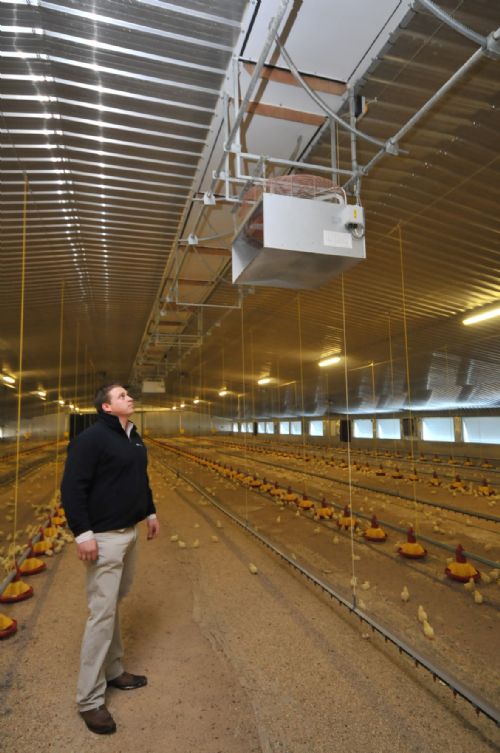 Hi-Tech solution for one of the UK's largest broiler farms Hi-Tech solution for one of the UK's largest broiler farms