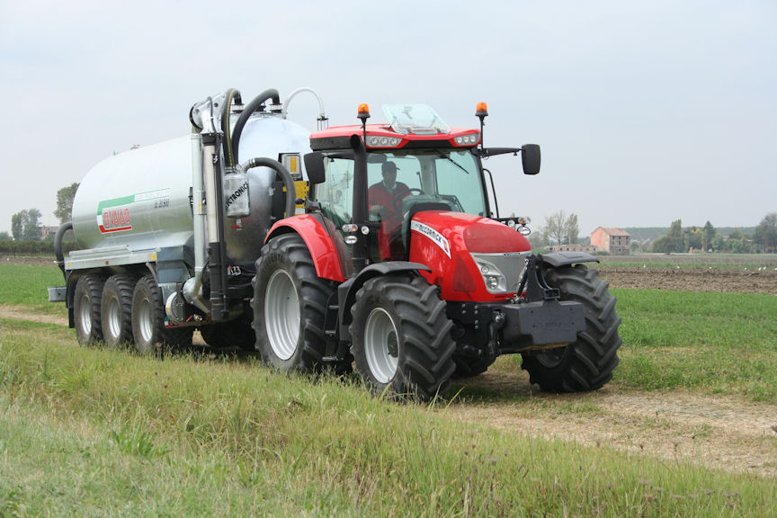 Test driving a pre-production McCormick X7 Series tractor helped convince Bryan Hoggarth to switch brands. Test driving a pre-production McCormick X7 Series tractor helped convince Bryan Hoggarth to switch brands.