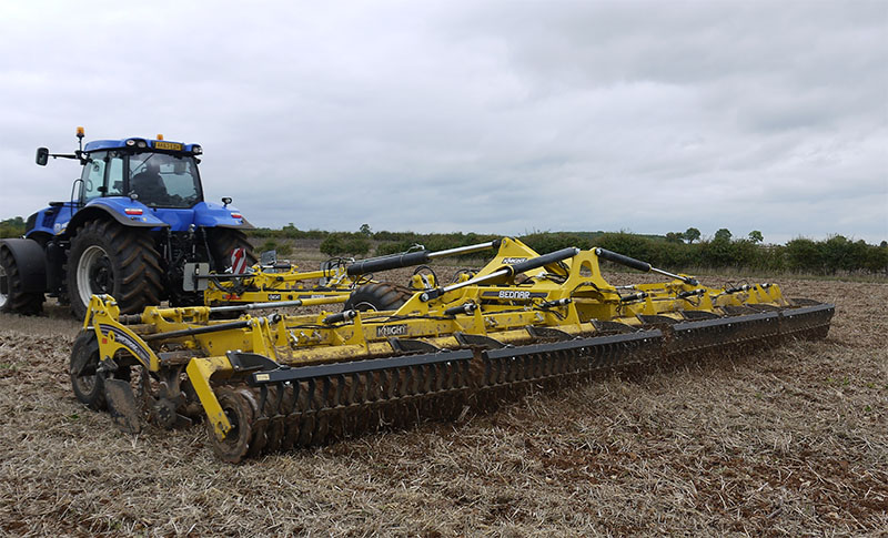 Knight to show Bednar cultivators at LAMMA 2014 Knight to show Bednar cultivators at LAMMA 2014