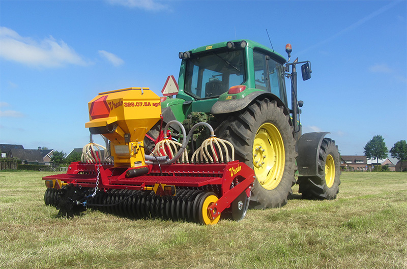 New Vredo Agri Air overseeder at Grassland New Vredo Agri Air overseeder at Grassland