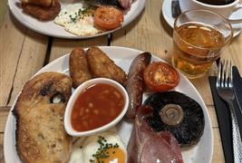 THE HUB - Farm Shop and Light Bites