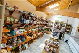 Red Lion Farm Ice Cream & Cake Shop