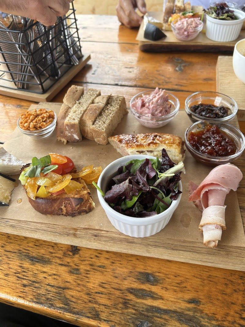Skylark Social