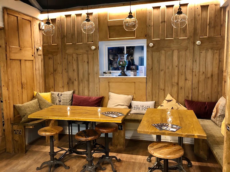 THE HUB - Farm Shop and Light Bites