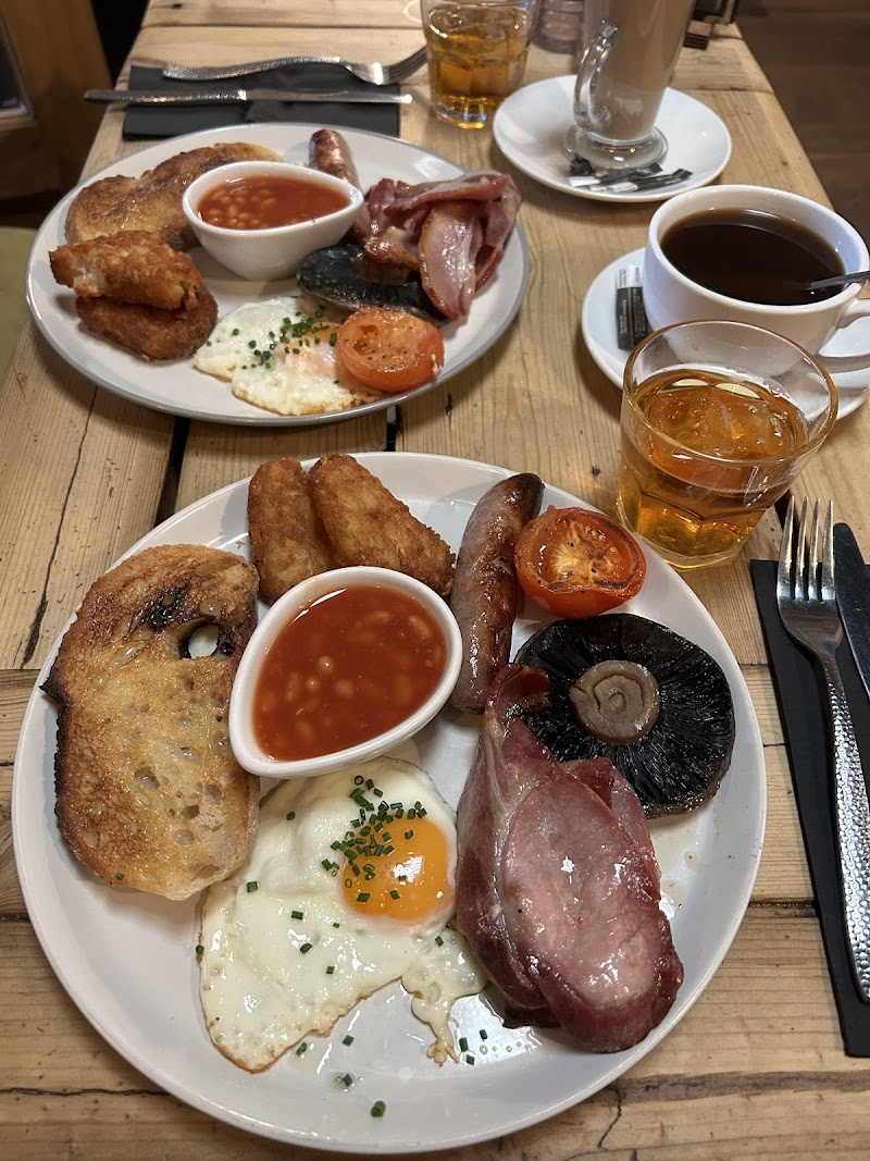 THE HUB - Farm Shop and Light Bites