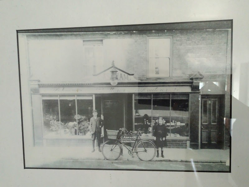 Cambridge Farmers' Outlet