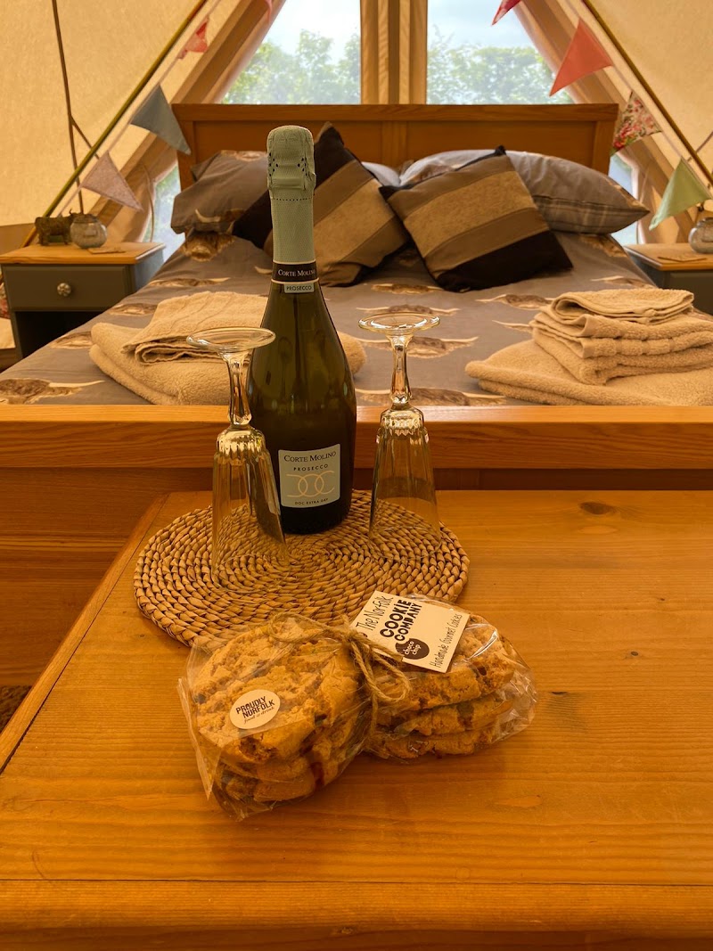 Eves Hill Farm Shop, Campsite & Glamping and Secure Dog Field