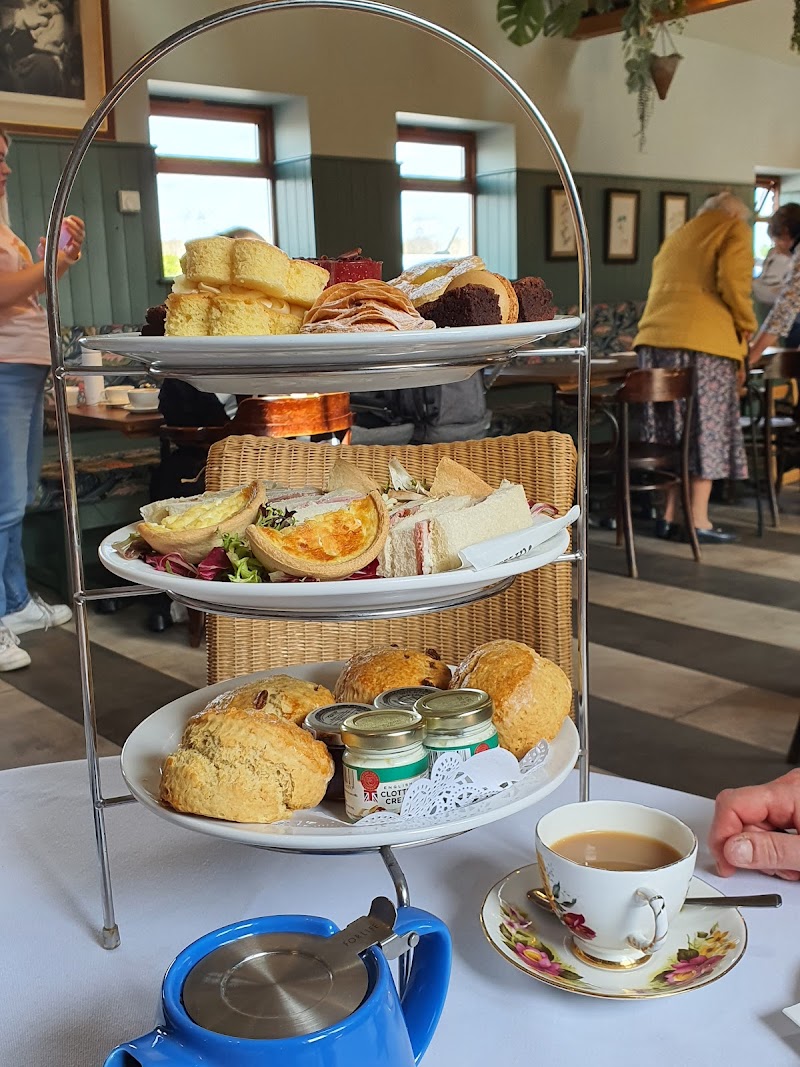Apley Farm Shop, Food Hall, Kitchen Cafe & Playbarn