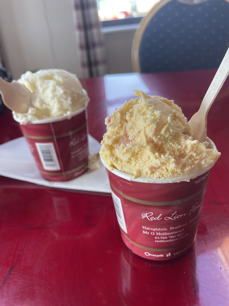 Red Lion Farm Ice Cream & Cake Shop
