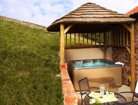 Humble Bee Farm Cottages_1 Humble Bee Farm Cottages_1