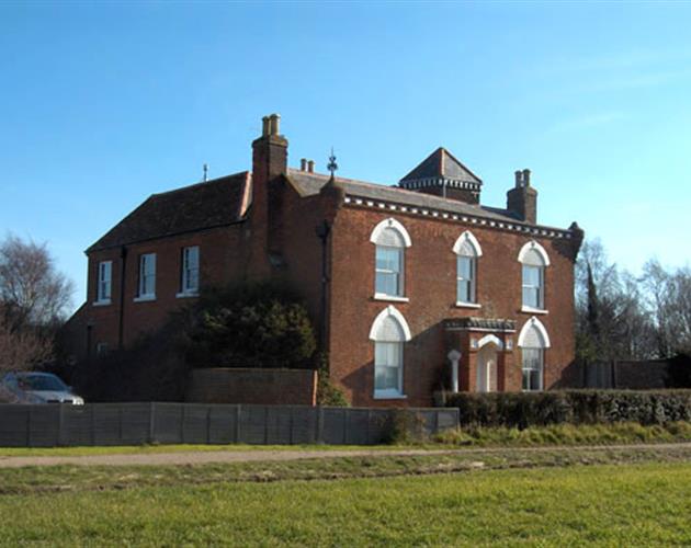 Farming UK Dairy House Farm Essex Farm Rentals B&B