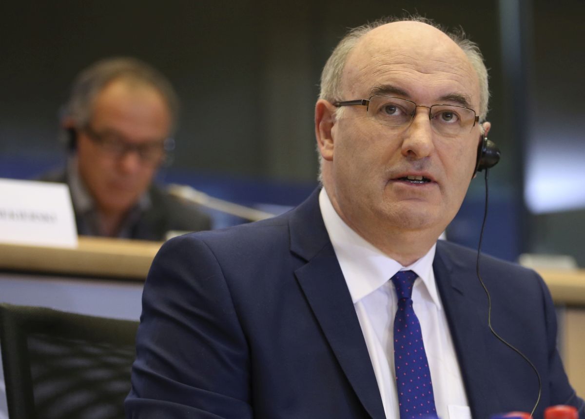 European Commission activates exceptional measures to further support farmers in crisis European Commission activates exceptional measures to further support farmers in crisis