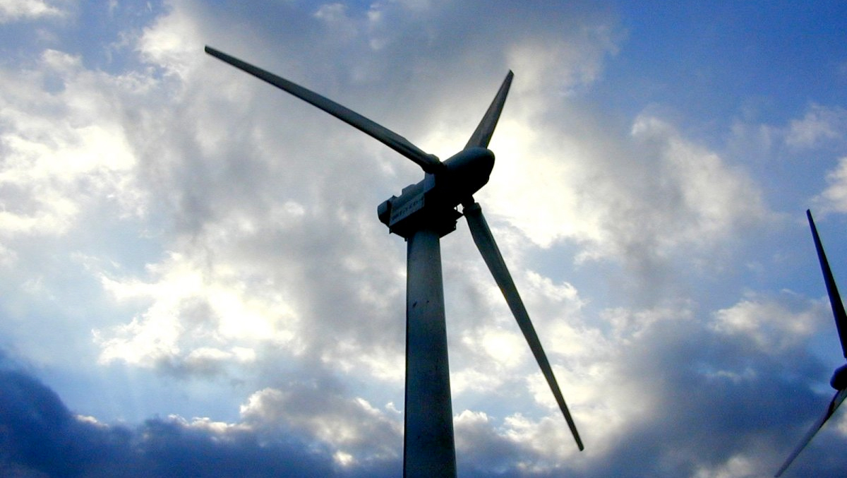 Renewable energy use increasing, government figures show Renewable energy use increasing, government figures show