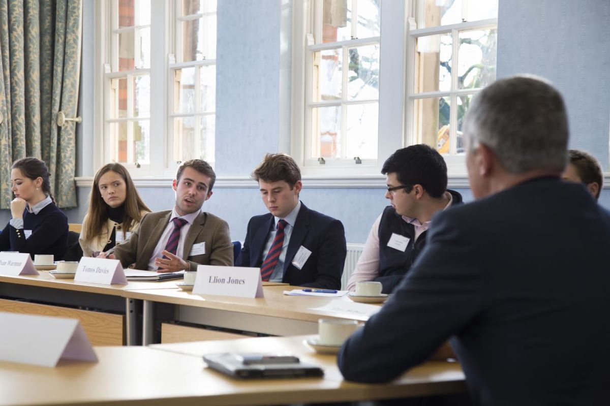 Brexit is a 'greater issue for the younger generation': Farm leader visits University for discussion Brexit is a 'greater issue for the younger generation': Farm leader visits University for discussion