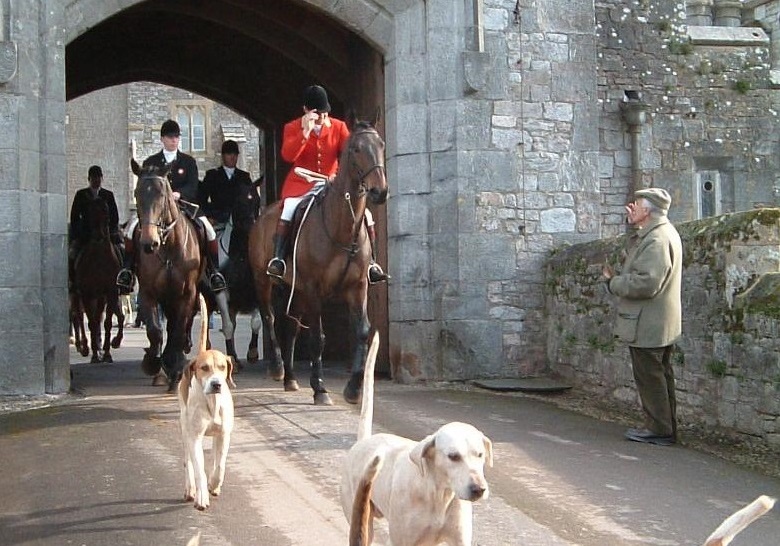 Essex hunt to pay 'substantial damages' after evicting tenant farmer Essex hunt to pay 'substantial damages' after evicting tenant farmer