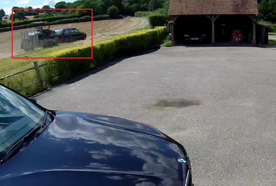 CCTV shows thieves steal off-road vehicle from farm in broad daylight