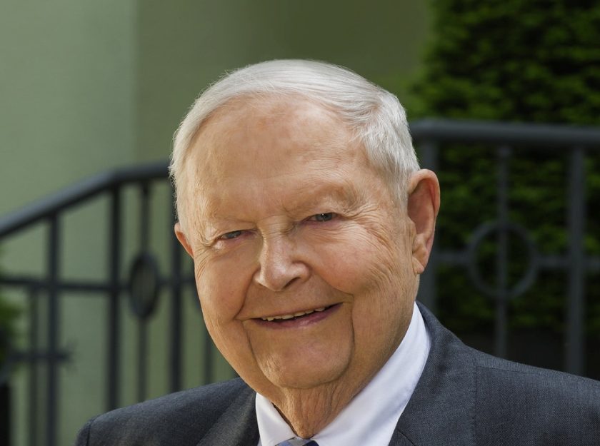 'Pioneer of agri machinery' Helmut Claas dies aged 94 - Vimarsana News
