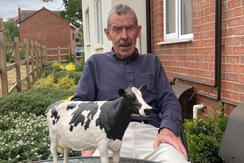 'Encyclopaedia of cattle breeding' wins prestigious Holstein UK award - Vimarsana News