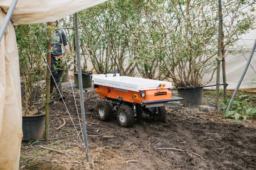 Robotics company awarded £1m to spearhead on-farm project - Vimarsana News