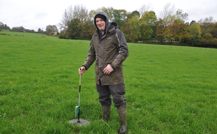 Grass measuring reduces input costs by £20,000 for dairy farmer - Vimarsana News