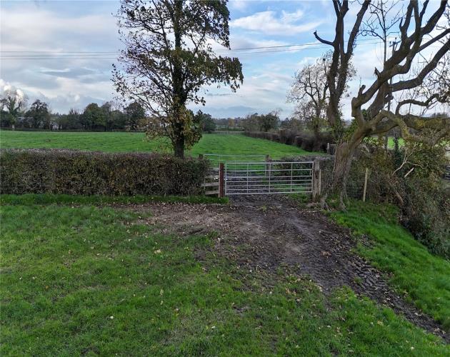 Land On North Side Of Lodge Lane