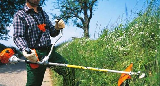 Safe Use of Manually Fed Wood-chipper