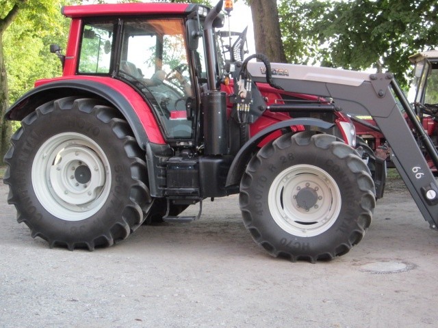 Valtra N143