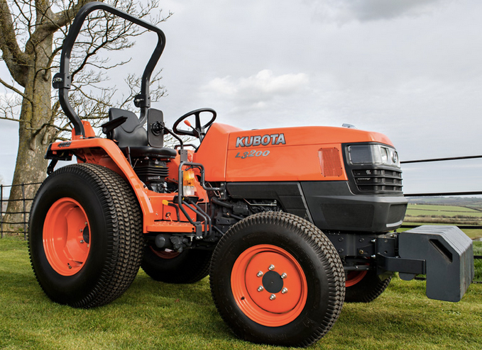 Kubota L3200