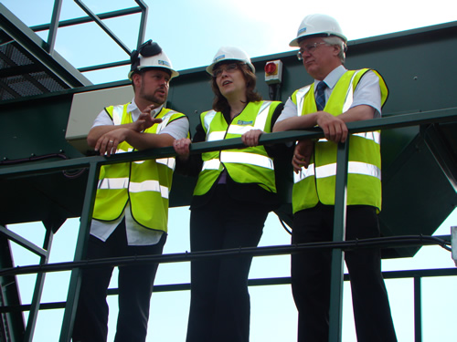 shows (l to r) Grant Keenan, Managing Director; Eilidh Whiteford, SNP candidate for Banff & Buchan; Ian Hudghton, SNP MEP