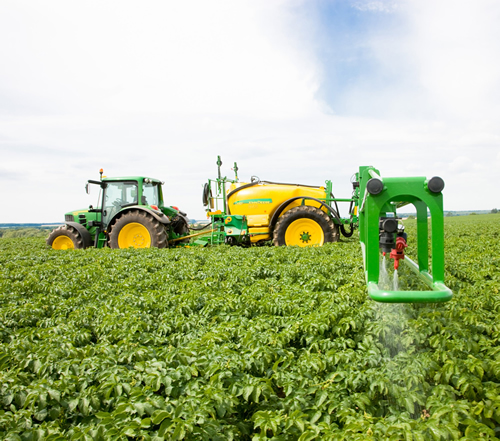 BoomTrac on 700i Series trailed sprayer.jpg