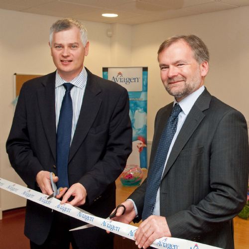 Bill Stanley, Aviagen’s Veterinary Health Director for Europe, and Andrew Voas, Veterinary Adviser at the Animal Health and Welfare Division of the Scottish Government