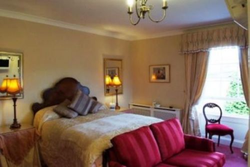 Low Urpeth Farm B&B Queen Anne Bedroom