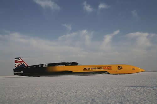 The same engines also powered the JCB Dieselmax car to a new world diesel landspeed record of 350.092mph on the Bonneville Salt Flats, USA in 2006. 