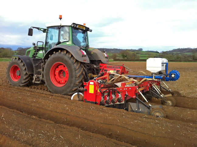 A two-bed version of the George Moate Tillerstar at  work.