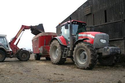 Thanks to its torque output low down the rev range, the MTX150 can be run economically on the twin auger feeder without an economy pto setting