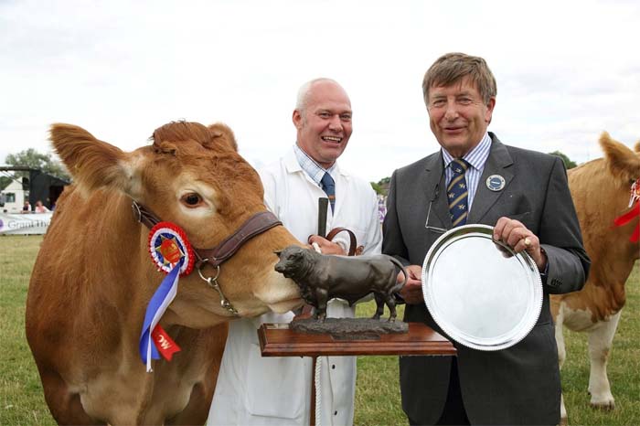PJ Gooderman of Gislingham with Kevin Bowes at the Wayland Show
