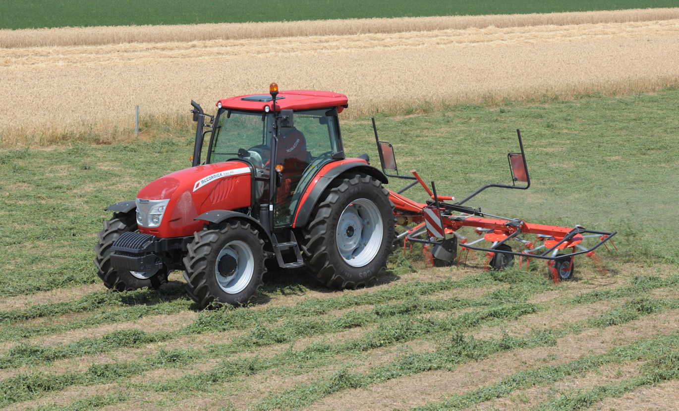 The Power Plus version of the McCormick X50.40 has engine outputs of 105hp for draft work and 113hp for pto and transport operations. It also has a 36x12 power shuttle transmission with three power shift steps.