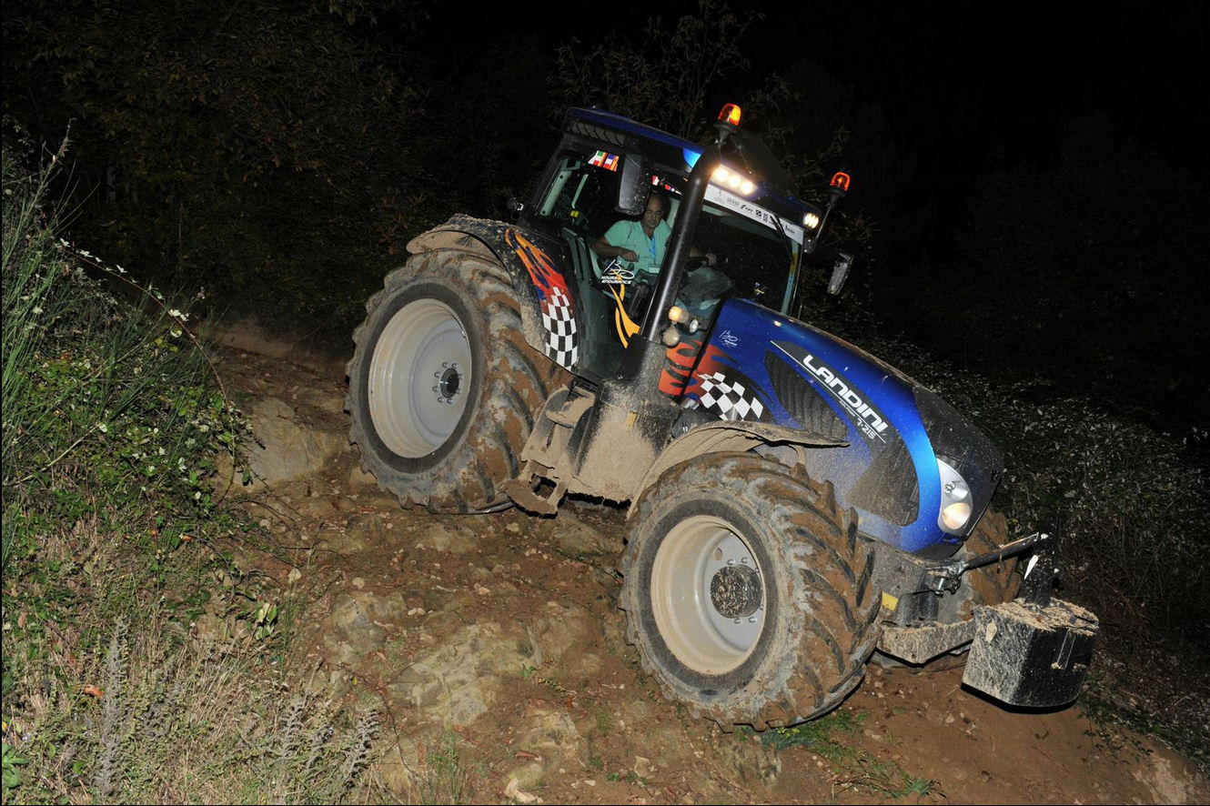 The Landini endurance trial continued through the night making the drivers’ job all the more difficult, especially on the more challenging sections.