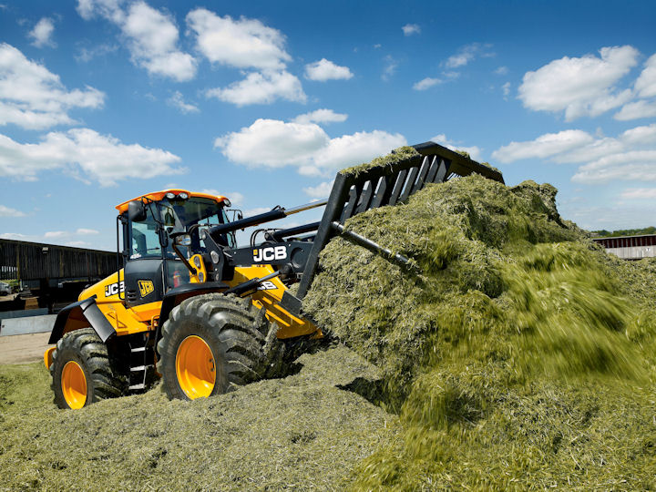 Farm Master 435S is top of the pile when it comes to pushing up silage.