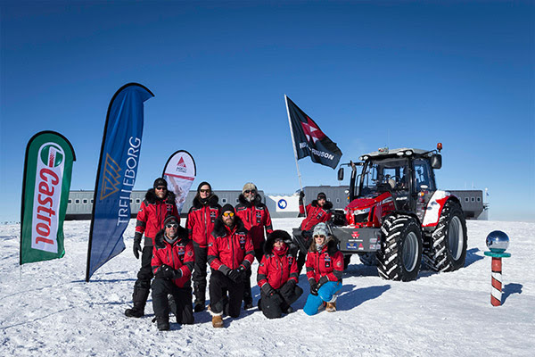 The Antarctica2 tractor expedition team reached the South Pole on 9 December 2014