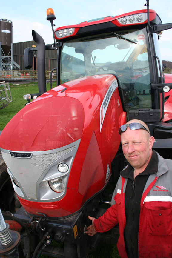Handy front linkage control on the chassis rail makes it easier to couple up the fence wire dispenser.