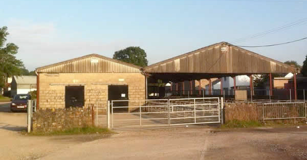 The plans are to refurbish the building of the Cowbridge livestock market, which includes the retention of the existing livestock market, at the Vale of Glamorgan show
