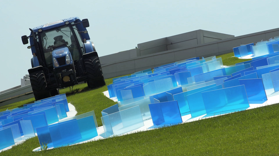 What makes it different from present day machines used for farming is that it is powered by a natural gas engine manufactured by FPT Industrial, also part of CNH Industrial’s brand portfolio