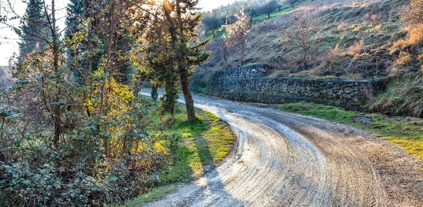 To report a problem with mud on the road, please call Lincolnshire Police on 101 (Non-emergency) or 999 (emergency)