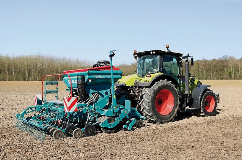 CULTILINE XR is a mounted soil cultivator
