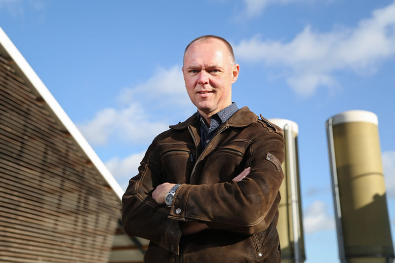 Paul Grefte, a Dutchman who has 400,000 broilers on three farms said, “We have done tests with a few houses to look at where our borders are; see how far we could go."