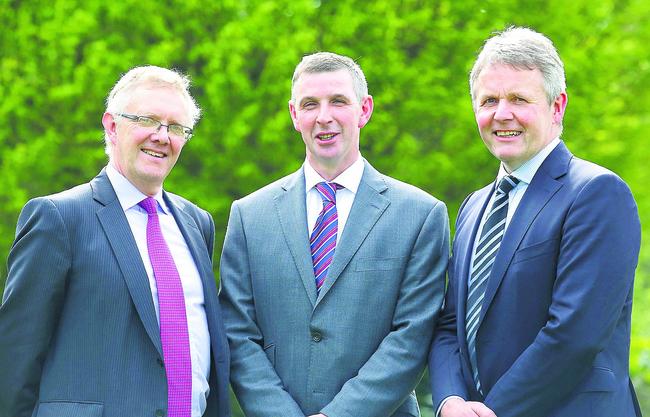 Deputy President Barclay Bell (right)