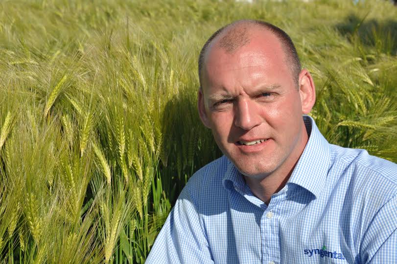 A T0 fungicide can make later disease control easier by reducing the risk of getting into curative situations, says Andrew Curtis of Syngenta