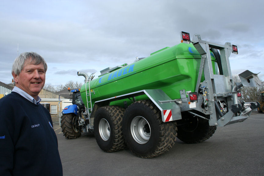 Bob Gallop, slurry management specialist at TH WHITE Dairy with the dealership’s Bauer slurry spreader.