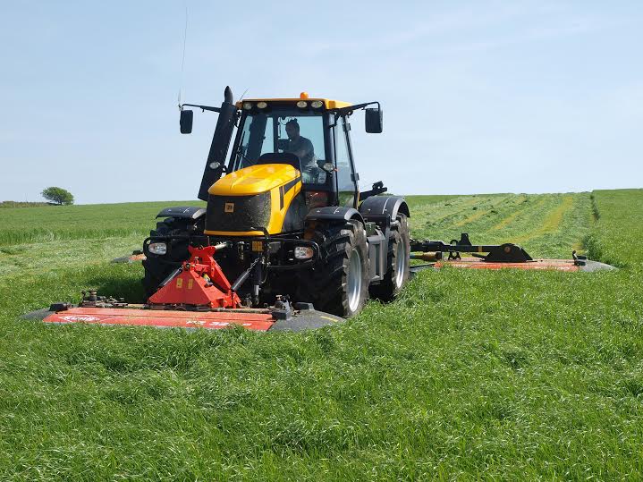 Mowing for quality silage